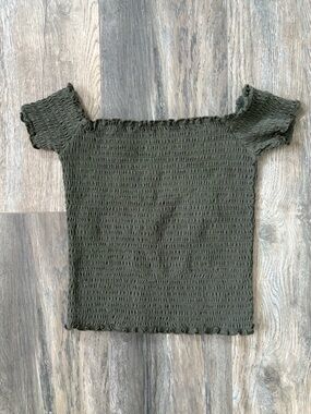 ✨•Hollister Smocked Top•✨